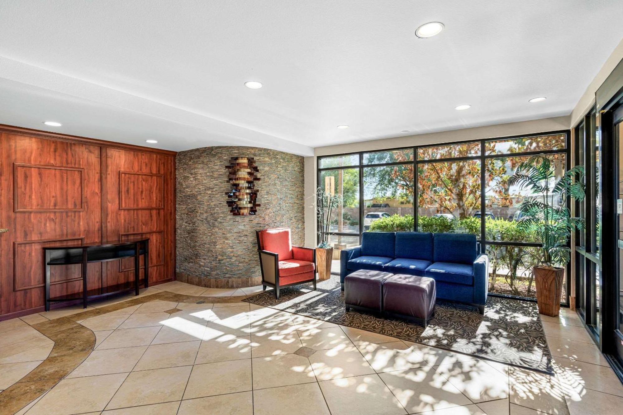 Comfort Suites Vacaville-Napa Valley Area Esterno foto