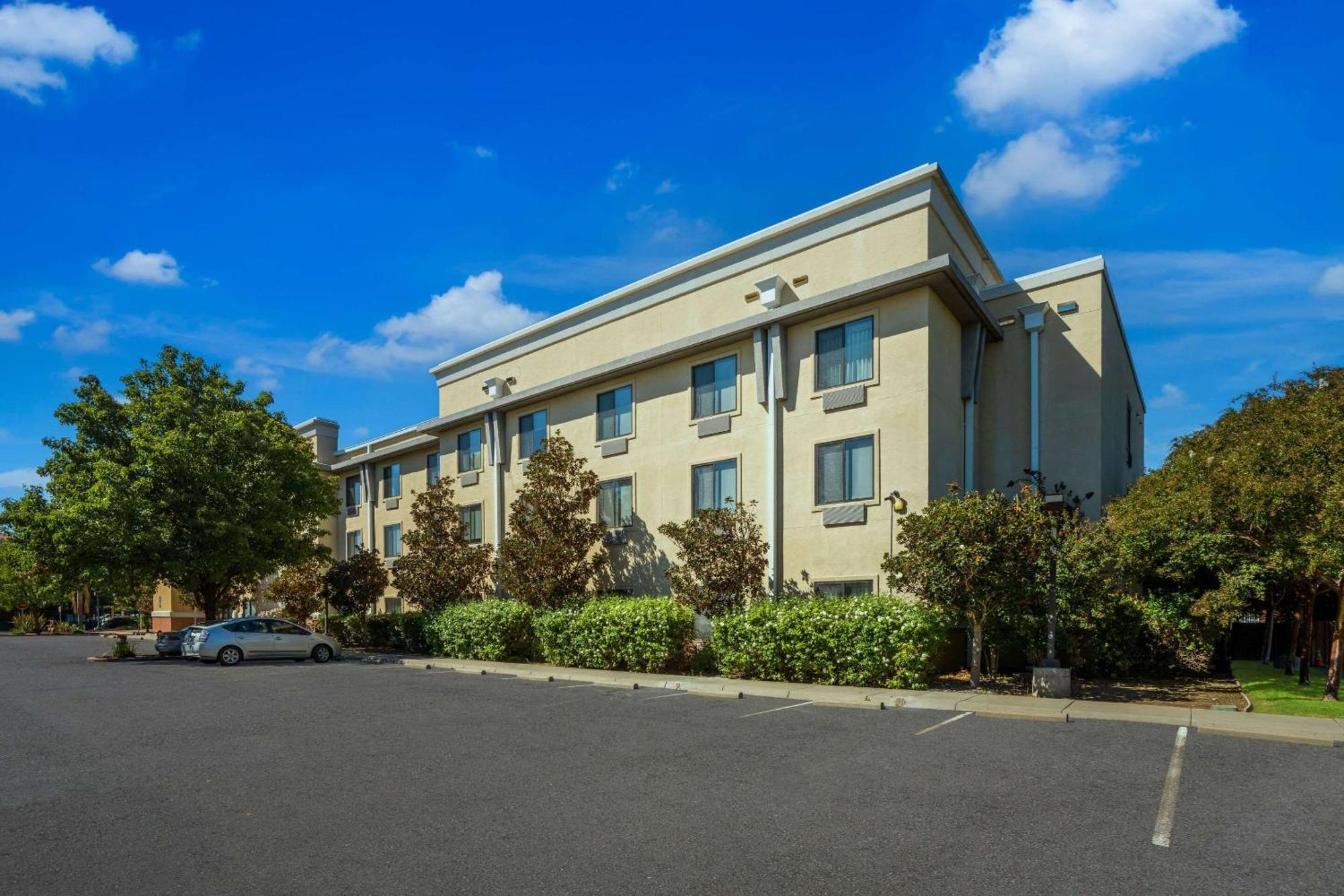 Comfort Suites Vacaville-Napa Valley Area Esterno foto